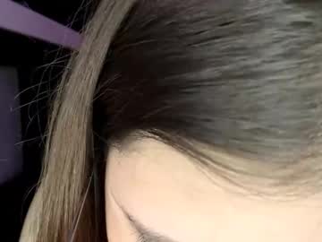 Blissaura Chaturbate stream image from October 30, 2025