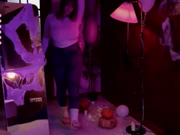 Morvelyn Chaturbate stream image from October 30, 2025