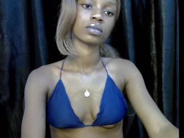 Slim_Petitqueen Chaturbate stream image from October 30, 2025