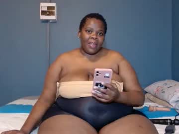 Cutehugeass Chaturbate stream image from October 30, 2025