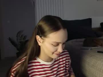 Evi_Woow Chaturbate stream image from October 30, 2025