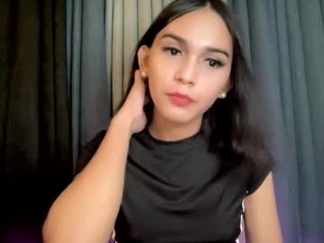Pearlmoore Chaturbate stream image from October 30, 2025