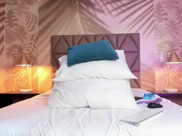 Scarleett22 Chaturbate stream image from October 30, 2025