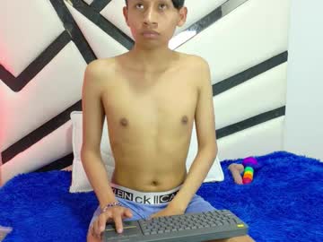 Alexandro_Bover Chaturbate stream image from October 30, 2025