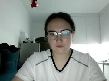 Lunavelvet3 Chaturbate stream image from October 30, 2025