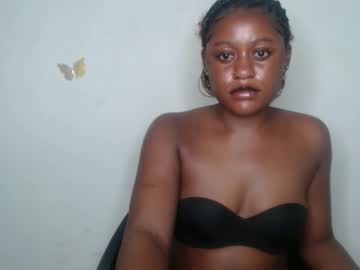 Hottie_Ebonie Chaturbate stream image from October 30, 2025