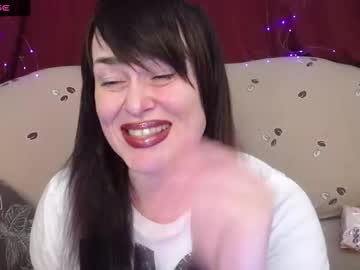 Hotzlata Chaturbate stream image from October 30, 2025