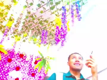 Risitos_De_Oro_ Chaturbate stream image from October 30, 2025