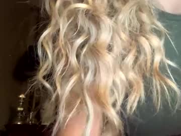 Blonde_Lover401832 Chaturbate stream image from October 31, 2025
