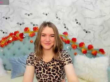 Gwensmitt Chaturbate stream image from October 31, 2025