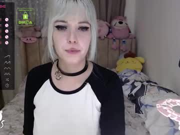 Milkybunnyy Chaturbate stream image from October 31, 2025