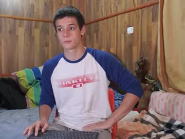 Powertwinky Chaturbate stream image from October 31, 2025