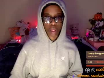 Viiickyyy Chaturbate stream image from October 31, 2025