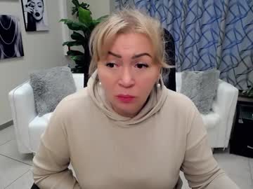 Chloe_Lo Chaturbate stream image from October 31, 2025