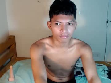 Janlloyd04 Chaturbate stream image from October 31, 2025