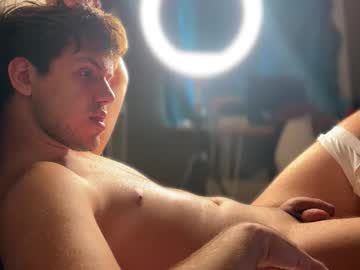 Christophertan Chaturbate stream image from October 31, 2025