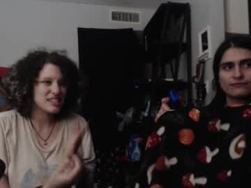 Jonmessfan Chaturbate stream image from October 31, 2025