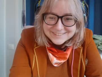 Doriabodford Chaturbate stream image from October 31, 2025