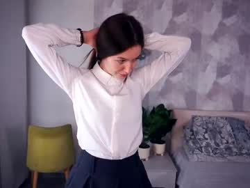 Earliesedlak Chaturbate stream image from October 31, 2025