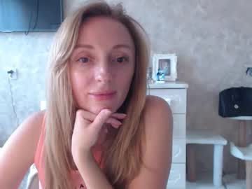Hellokittykaty Chaturbate stream image from October 31, 2025