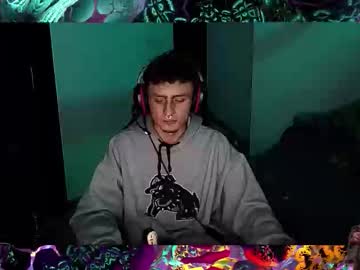 Saemzam Chaturbate stream image from October 31, 2025