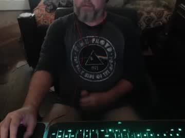 Bighugmugg Chaturbate stream image from October 31, 2025