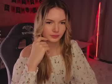 Evilyn_Next_Door Chaturbate stream image from October 31, 2025