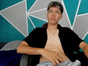 Adrew_Ledman Chaturbate stream image from October 31, 2025