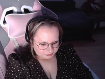 Esfir_ Chaturbate stream image from October 31, 2025