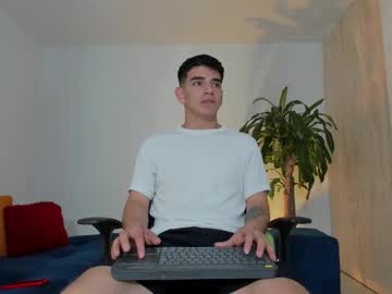 Ares_Johnsonn Chaturbate stream image from October 31, 2025