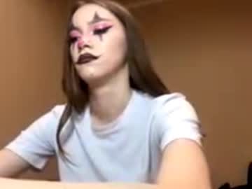 Trishaawbrey Chaturbate stream image from October 31, 2025
