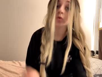 Twivi Chaturbate stream image from October 31, 2025