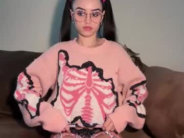 Evusixx Chaturbate stream image from October 31, 2025