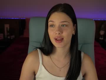 Reginawine Chaturbate stream image from October 31, 2025