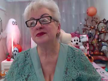 Kaylesmoll Chaturbate stream image from October 31, 2025