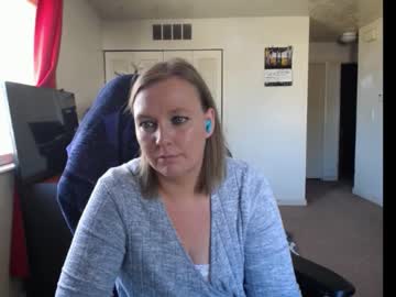 Softerpeaches Chaturbate stream image from October 31, 2025