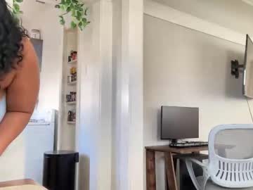 Dreamyriri Chaturbate stream image from October 31, 2025