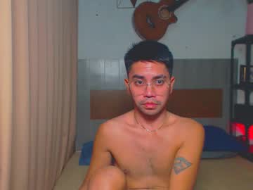 Urasianversahunkxx Chaturbate stream image from October 31, 2025