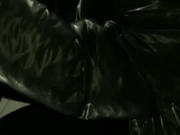 Evickavonklomph Chaturbate stream image from November 01, 2025