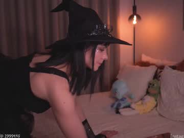 Hollylinder_ Chaturbate stream image from November 01, 2025