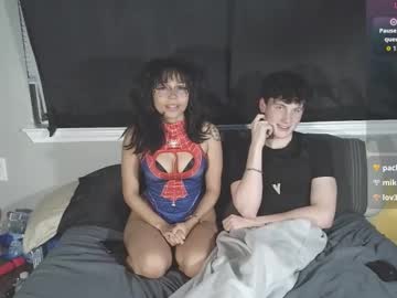 Milkandhoneybby Chaturbate stream image from November 01, 2025