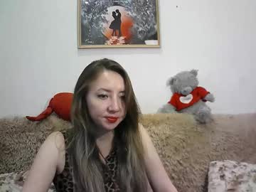 Elvinasweet Chaturbate stream image from November 01, 2025