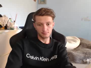 Sweetieecreamy Chaturbate stream image from November 01, 2025