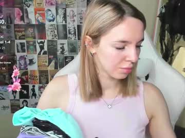Mollydevonn stream image from November 01, 2025