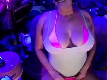 _Toofunnysluts_ Chaturbate stream image from November 01, 2025