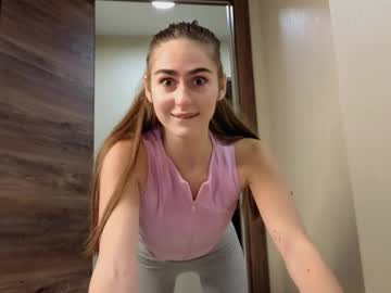 Cuterebelious Chaturbate stream image from November 01, 2025