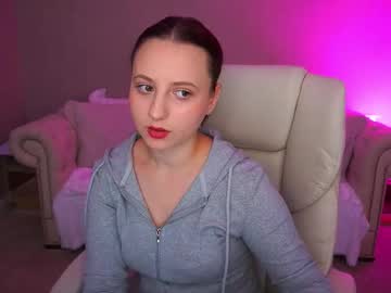 Elleebloom Chaturbate stream image from November 01, 2025