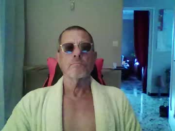Jerflor Chaturbate stream image from November 01, 2025