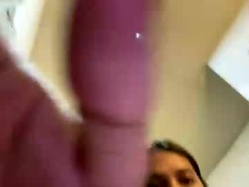 Xxjulielovesyouxx Chaturbate stream image from November 01, 2025