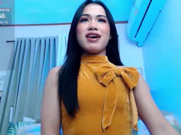 Phlaura Chaturbate stream image from November 01, 2025